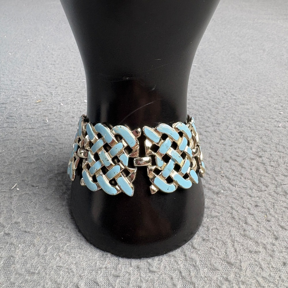 Vintage Gold Tone Light Blue Enamel Basketweave Lattice Link Bracelet 7.25in